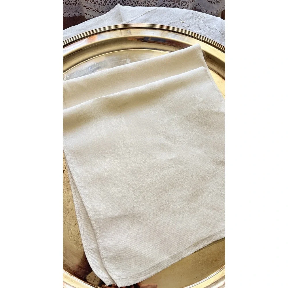 Vintage White Damask Napkin Set Floral Medallion European Elegance Fine Quality